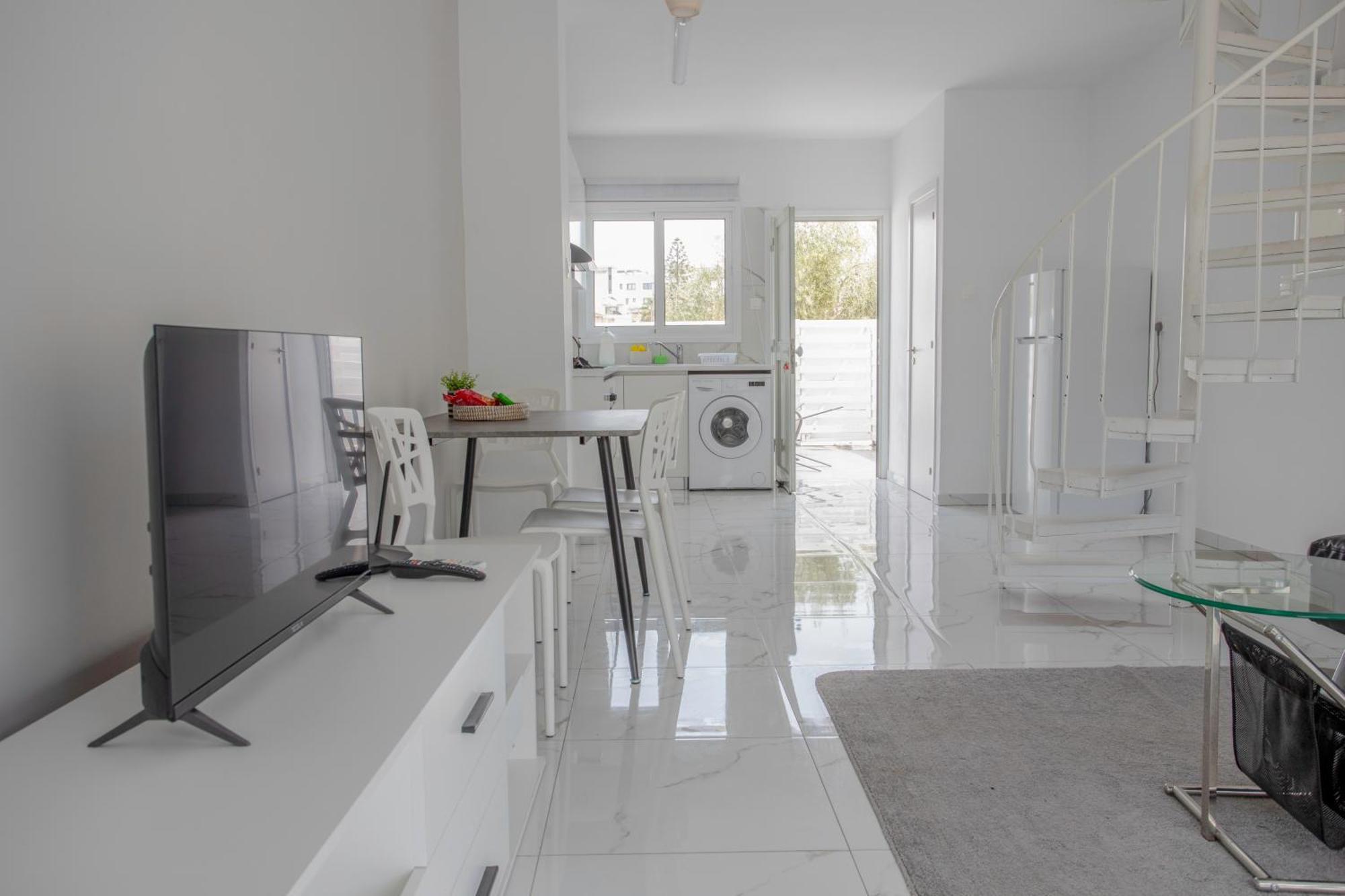2Bd Garden Apartment Paphos Extérieur photo