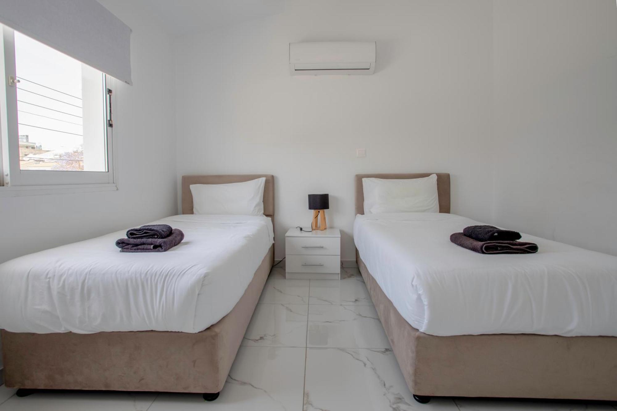 2Bd Garden Apartment Paphos Extérieur photo
